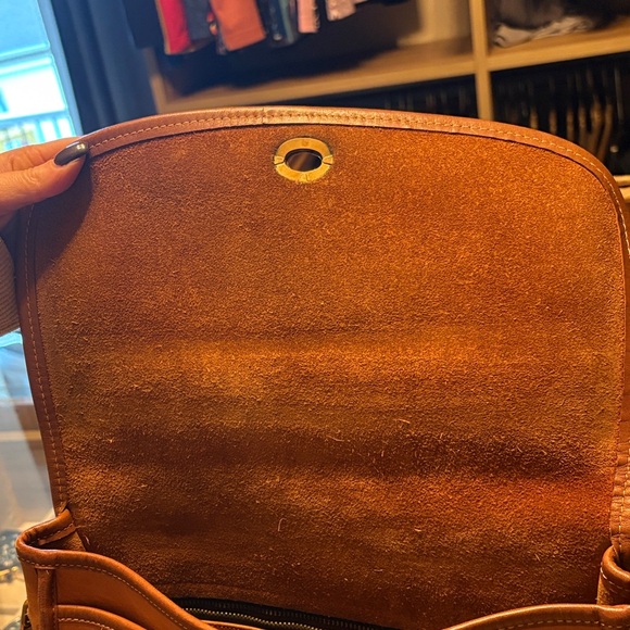Vintage Coach Tan Genuine Leather Crossbody - Picture 4 of 12